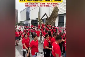 北京千人团扫荡胖东来，吃喝购物一条龙，临走时声称想当许昌人！图片