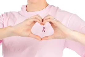 乳房有硬块？小心可能是乳腺癌，出现下面这些情况需要注意了图片