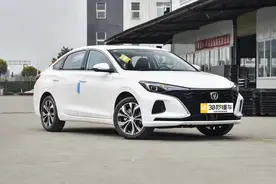 试驾逸动PLUS：1.4T 160匹蓝鲸动力，科技配置还给拉满图片