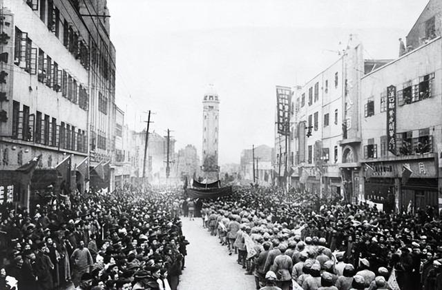 2007年重庆大雨，渣滓洞惊现一个地洞，洞中藏品揭开沉痛革命历史