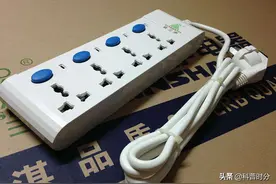 生活中常见却被国家限用的物品：万能插排隐患大，石棉瓦容易致癌图片