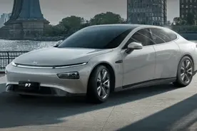 小鹏P7的车身秘诀及连接细节图片