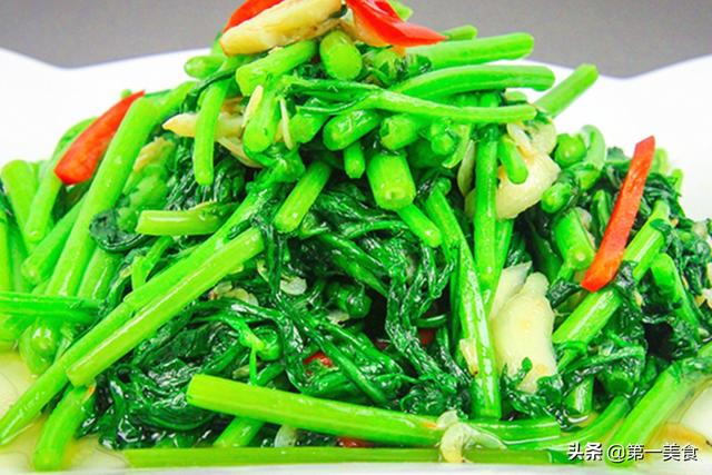 3月的“茼蒿”是真鲜，价钱便宜又水灵，学会这4种吃法，抢鲜吃