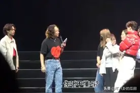 香港主持人称“不会粤语不能玩游戏”，台下观众大喊：China！图片