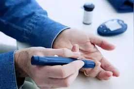 一饿就心慌、手抖，是咋回事儿？实话说：可能与这3种疾病有关图片