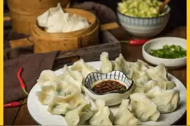 春天来到饭桌上，山西人食用野菜要当心图片