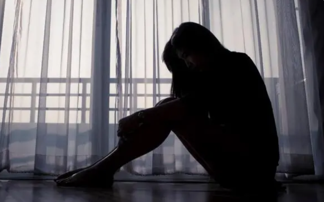 19岁“卖淫女”与九人发生关系后被抓，经检查“处女膜”完整