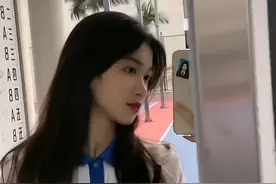 深圳校服“出奇迹”，成就多名女高中生，是哪位男同学的白月光？图片