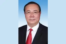 喝酒喝死的州委书记多杰，家属可以申请工伤赔偿吗？图片
