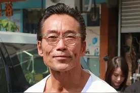 58岁香港知名男星发生婚变！正在协议离婚，暗示妻子婚内出轨图片