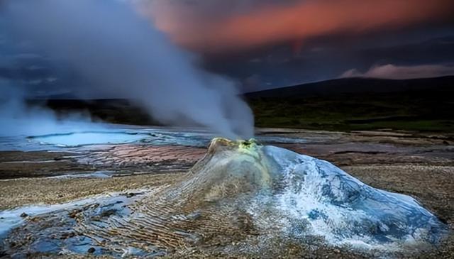 日本科学家发现奇迹！确认地球外存在氨基酸，人类在宇宙并不孤独