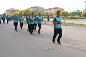 新时代革命军人图片