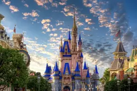 公主扮演者揭开迪士尼真实内幕：其规定令人震惊，工作人员太压抑图片