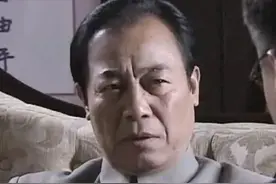 冯恩鹤：做了12年宝爸，《潜伏》让他大火，74岁的他现状怎样？图片