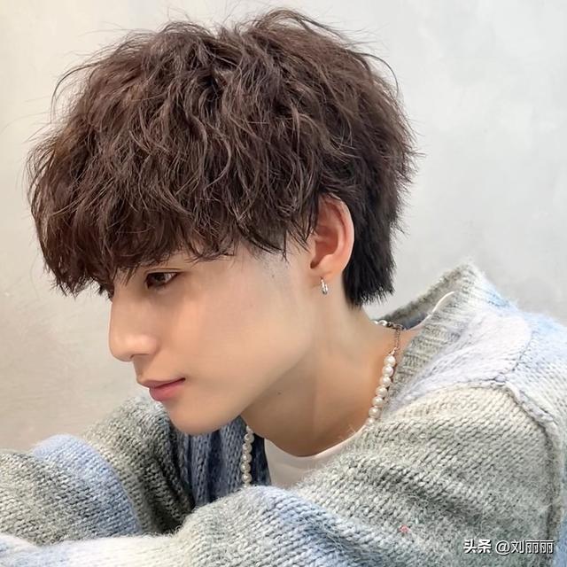 2023新款男士发型,百变时尚很有型,剪完真帅气
