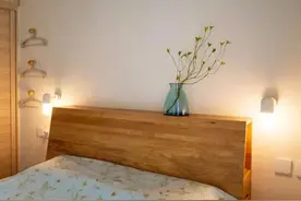 “东首贫疾，西首富；南首富贵，北首亡”是什么意思？床头该朝哪图片