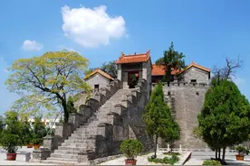 历史：炮击老君台，无一爆炸；圣母院大火，寸草不生图片