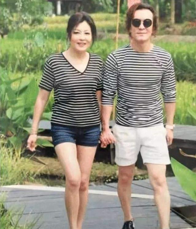 哈文来自甘肃,是回族信仰穆斯林,平常就喜欢一个人去图书馆读读书