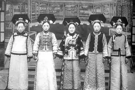 清朝的妃子很丑？一组老照片告诉你真实的妃子长相；图片