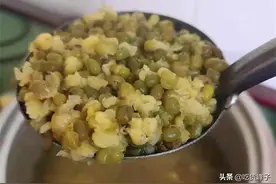 煮绿豆汤时，最忌直接下锅煮，教你1招，用时超短，起沙又开花图片