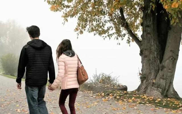 闹鬼别墅逃生攻略（豪华别墅凶猛闹鬼）