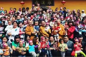 汶川地震，他破戒收留孕妇，杀鸡煮肉，寺庙迎来108名“罗汉娃”图片