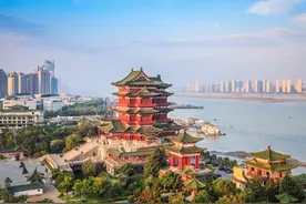 王勃《滕王阁序》新创造的40个成语，分别是什么？图片