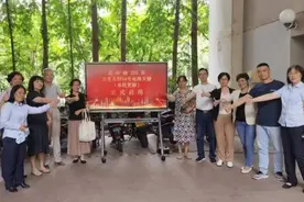 发挥"红色力量",探索一梯一方案!普陀这个小区又一台电梯完成大修图片