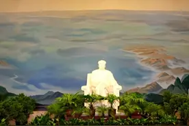 毛主席纪念堂坐像不够威严，专家决定拆除，韩福裕：摆满鲜花试试图片