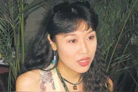 首位变性人张克沙：从小穿裙，蹲着上厕所，老公临死不知他是男人图片