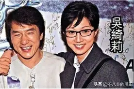 离谱！传成龙和吴绮莉复合，吴绮莉秀钻戒，成龙在杭州买房同住图片