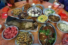 有专家称：农村红白事的酒席很脏应该叫停，你们认同吗?图片