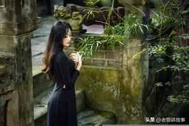 美女走进理发馆，把自己剃成光头，却帮助了无数人图片