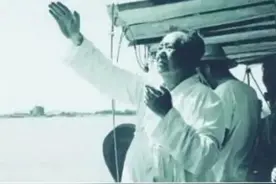 《水调歌头·游泳》改题的深远含义图片