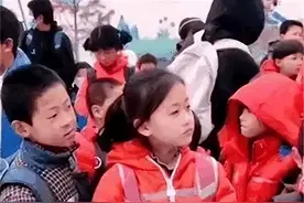 铁嘉欣：7岁女孩因一张笑脸走红，父母因此为她拒绝100万的签约图片