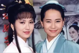 59岁叶童近况曝光：头发全白，身材纤瘦，与古天乐、毛舜筠相聚图片