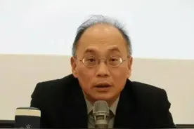 台北故宫三件文物被毁，馆长吴密察企图瞒天过海却被国民党揭发图片