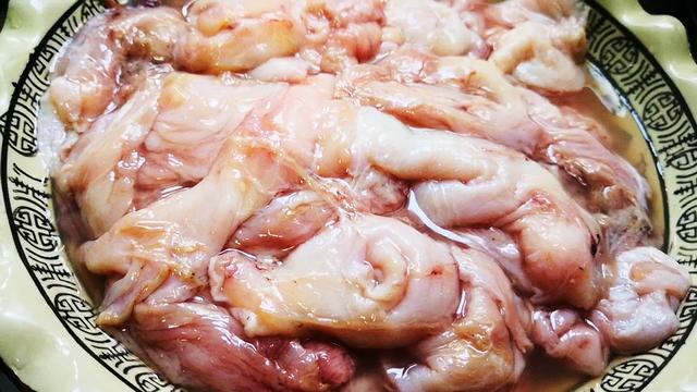 鱼肚怎么清洗才干净 2026年鱼肚怎么清洗才干净呢