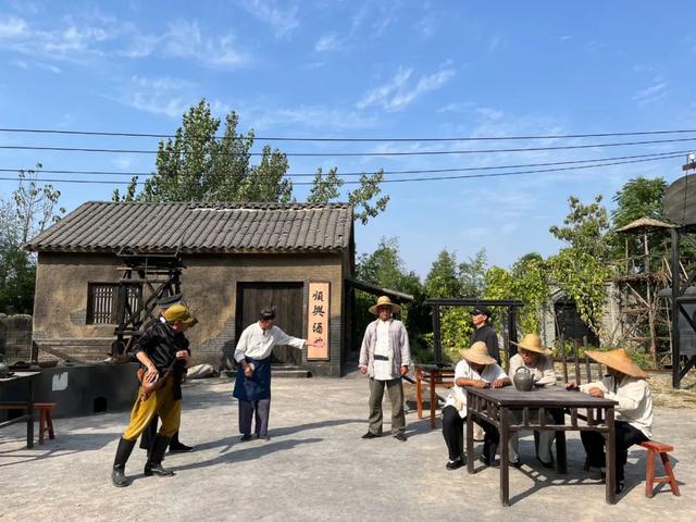 �����ȹ���ڡ�ϲӭ��ʮ�󡱡�����������ʽ��������࣬�����˲�ͣ��