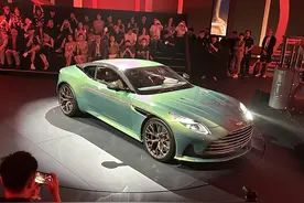 新车 | 251.8万元，4.0T V8动力/DB11继任者，阿斯顿·马丁DB12上市图片