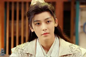 《少年白马醉春风》同是先天武脉，东君能复制武学，叶鼎之不行？图片