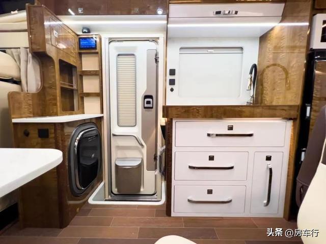 新品牌房车设计更走心，独特抽拉式厨房，歌睿途C300房车