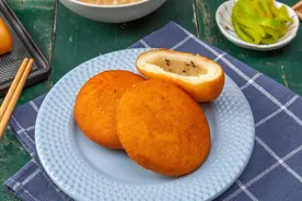 1斤面粉2斤水，轻轻松松炸糖糕，空心酥脆，个个鼓大泡不流糖图片