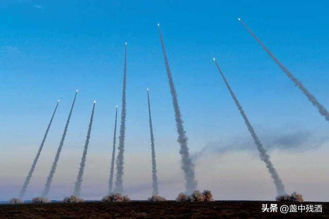 面对有2200架战机、5000枚导弹的中国，是否引爆台海，美军没底气
