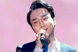 从“服务员”到“贵妃”，被辱骂的20年间，李玉刚究竟经历了什么图片