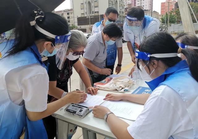 ����º�ÿһ���˶��йأ���������Ȧ��չ��һ�������