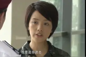 女特种兵回家被阻拦，竟成了蝙蝠侠徒手爬楼，吓坏了消防员图片