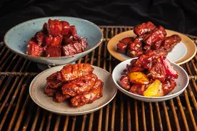 一碗颤颤悠悠红烧肉，配上白米饭，让人馋掉下巴图片