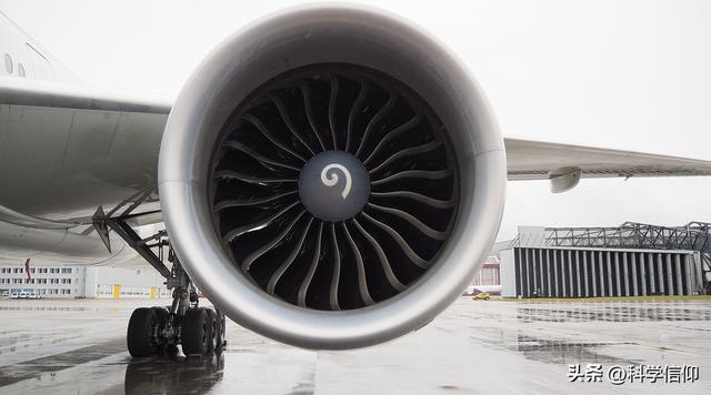 活塞式发动机和涡轮式发动机，哪种更强大？都能装在飞机上