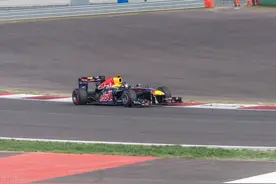 F1赛车有千匹马力，排量只有1.6L，为什么家用车做不到图片